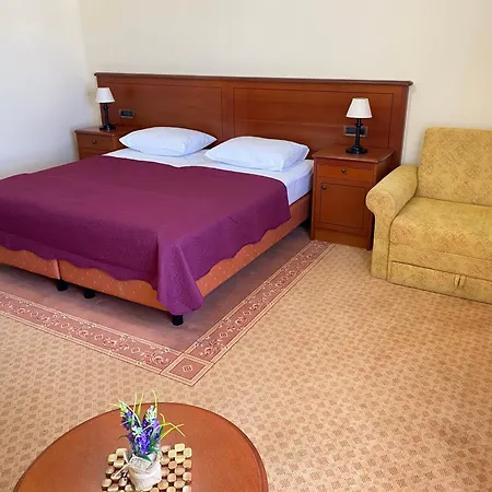 Hotell Laguna 4*