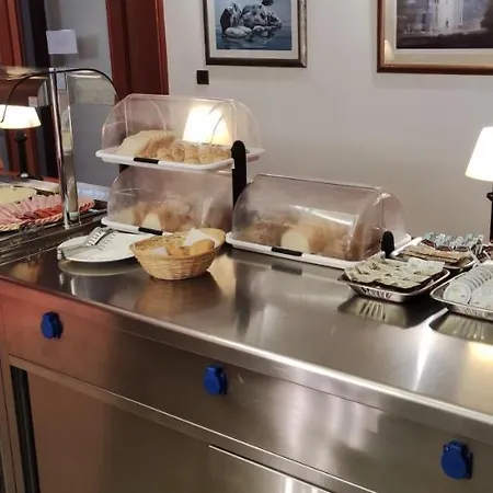 Laguna Hotel 4*