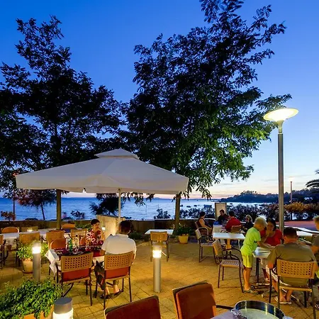 Laguna Hotel 4*