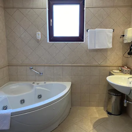 Laguna 4*