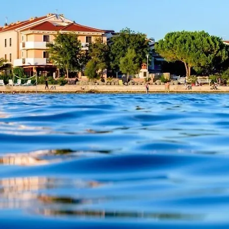 Отель Laguna 4*