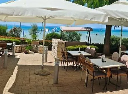 Laguna Hotel 4*