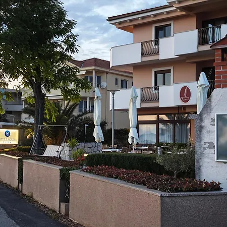 Laguna 4*