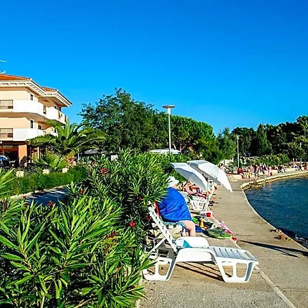 Laguna 4*