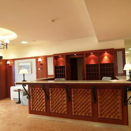 Laguna Hotel 4*