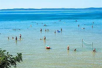 Laguna 4*